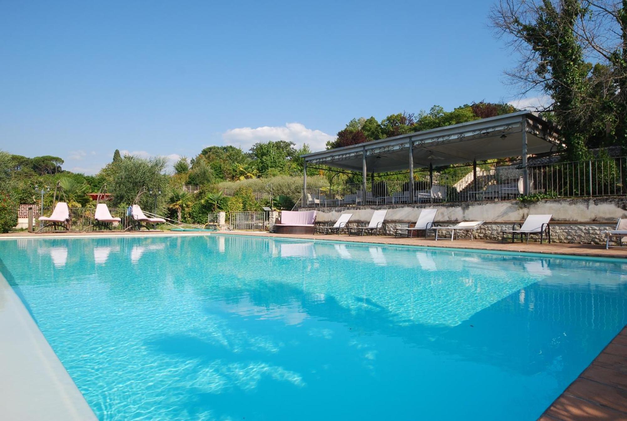 Spoleto By The Pool旅馆 外观 照片