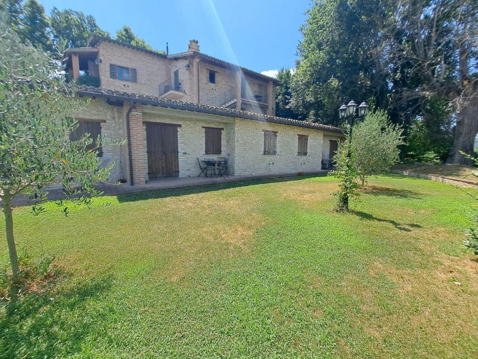Spoleto By The Pool旅馆 外观 照片